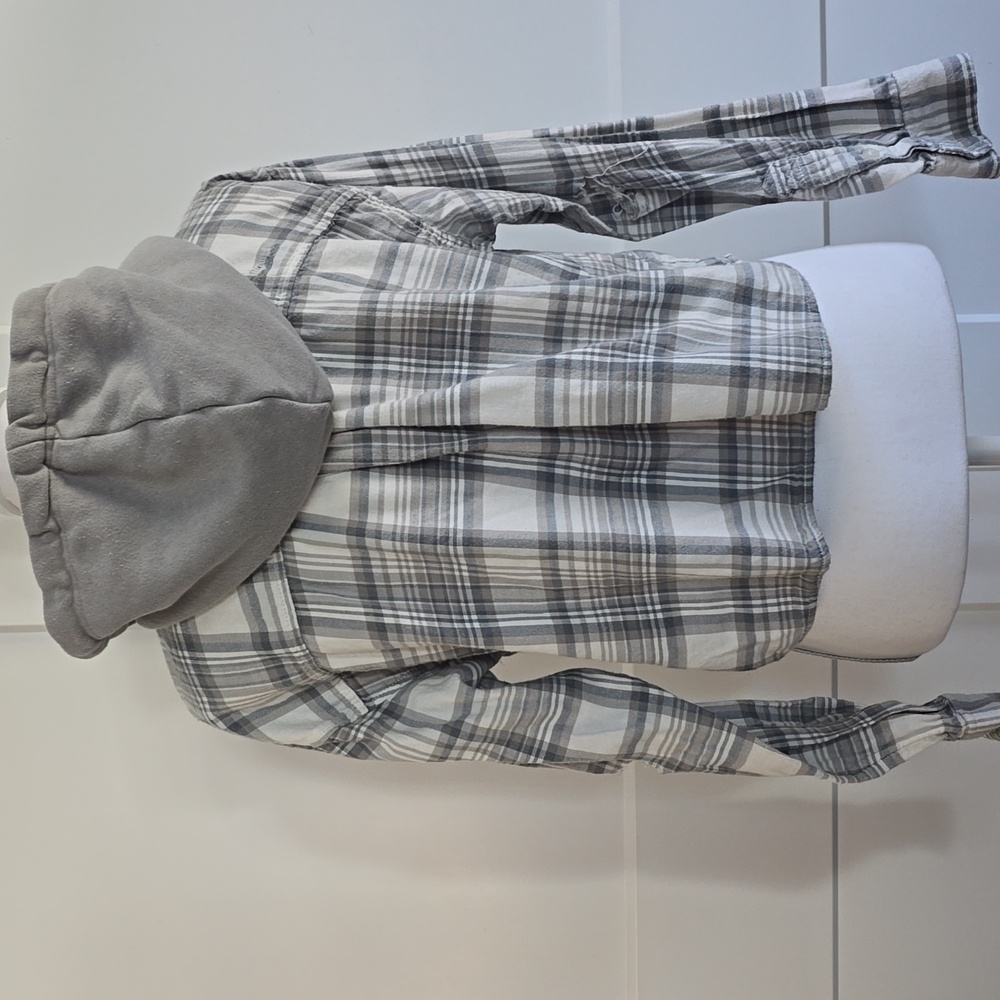 American Eagle Outfitters Gray and White Plaid Button-Down Shirt - Picture 6 of 7